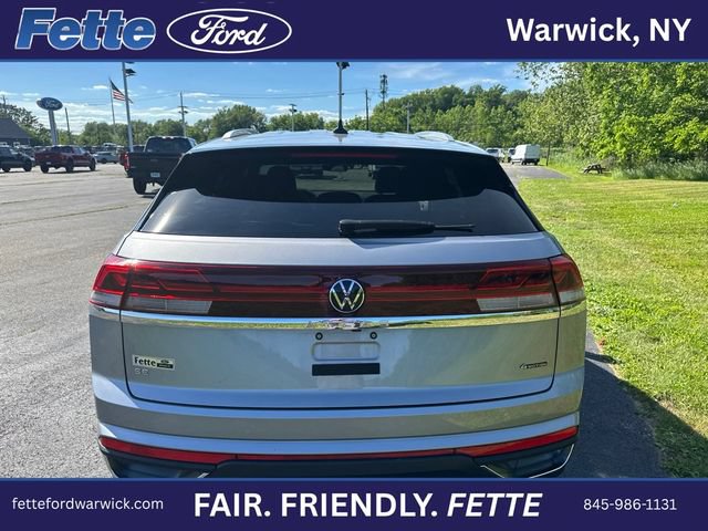 Used 2024 Volkswagen Atlas Cross Sport SE AWD/4WD image 9