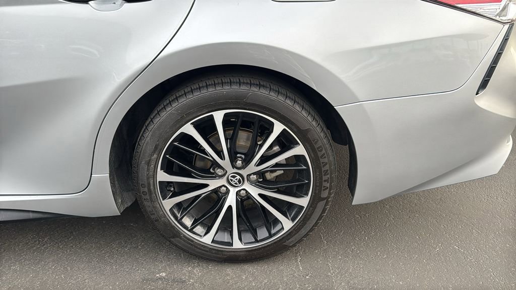 Used 2020 Toyota Camry SE w/ Carpet Mat Package FWD image 8