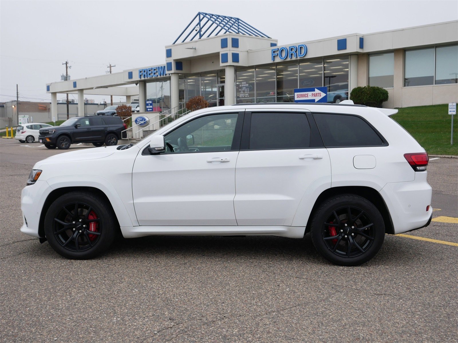 Used 2018 Jeep Grand Cherokee SRT image 2