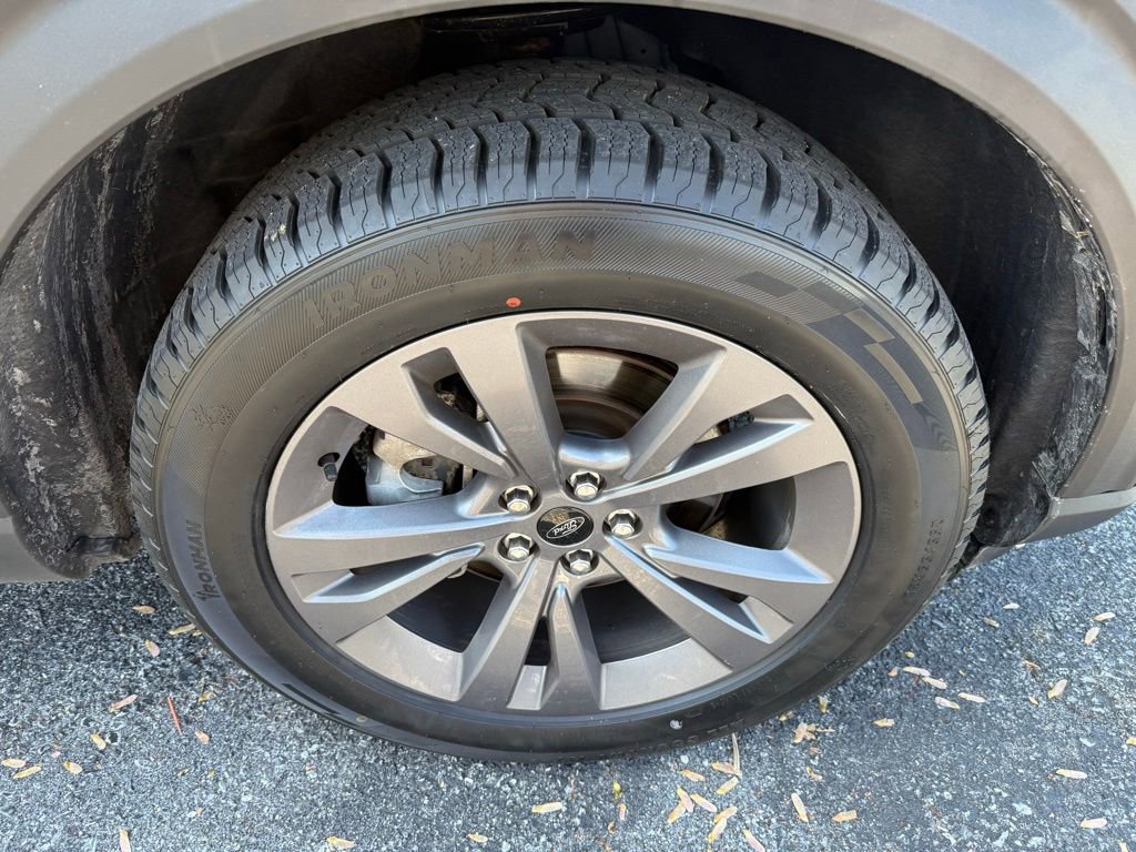 Certified 2023 Ford Explorer XLT w/ Equipment Group 202A AWD/4WD image 10
