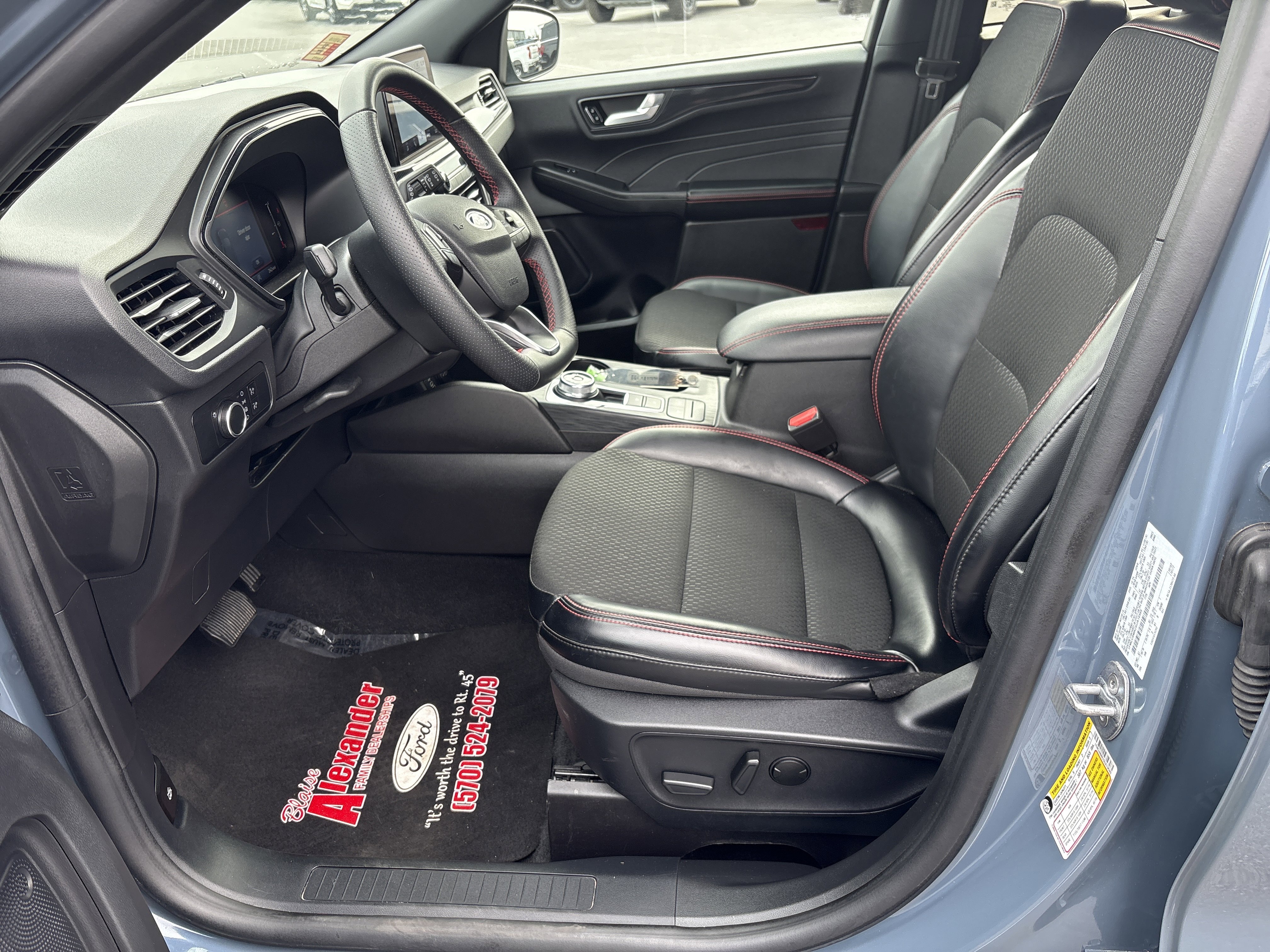Certified 2025 Ford Escape ST-Line AWD/4WD image 14