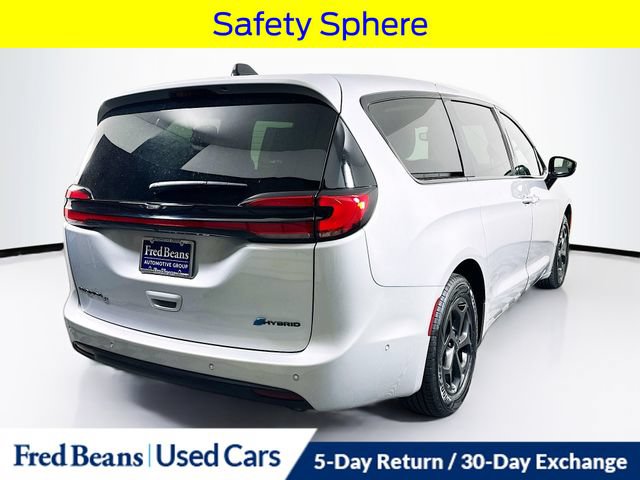 Used 2023 Chrysler Pacifica Limited w/ S Appearance Package FWD image 9