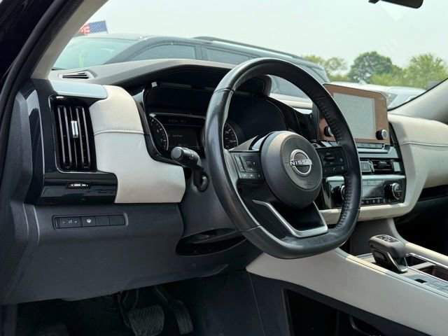 Used 2022 Nissan Pathfinder SV image 25
