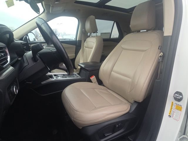 Certified 2023 Ford Explorer XLT w/ Equipment Group 202A image 30