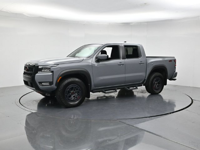 Used 2025 Nissan Frontier PRO-4X AWD/4WD image 5