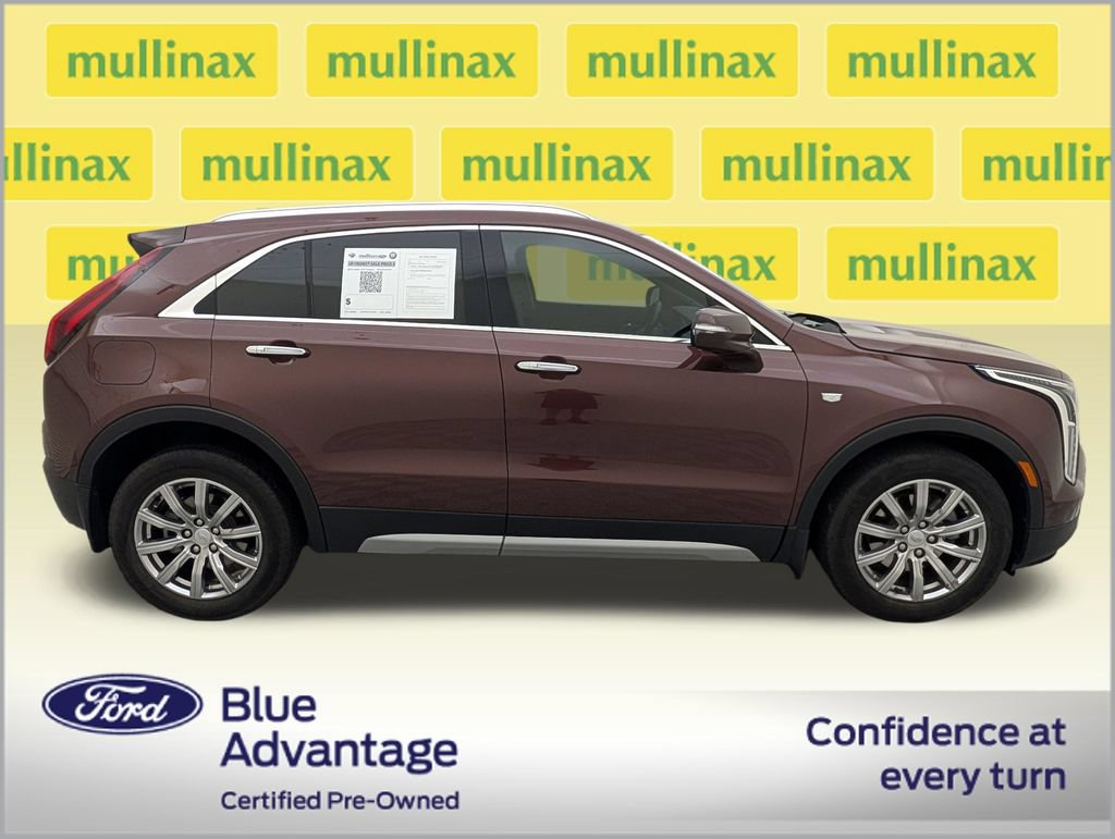 Used 2023 Cadillac XT4 Premium Luxury FWD image 2