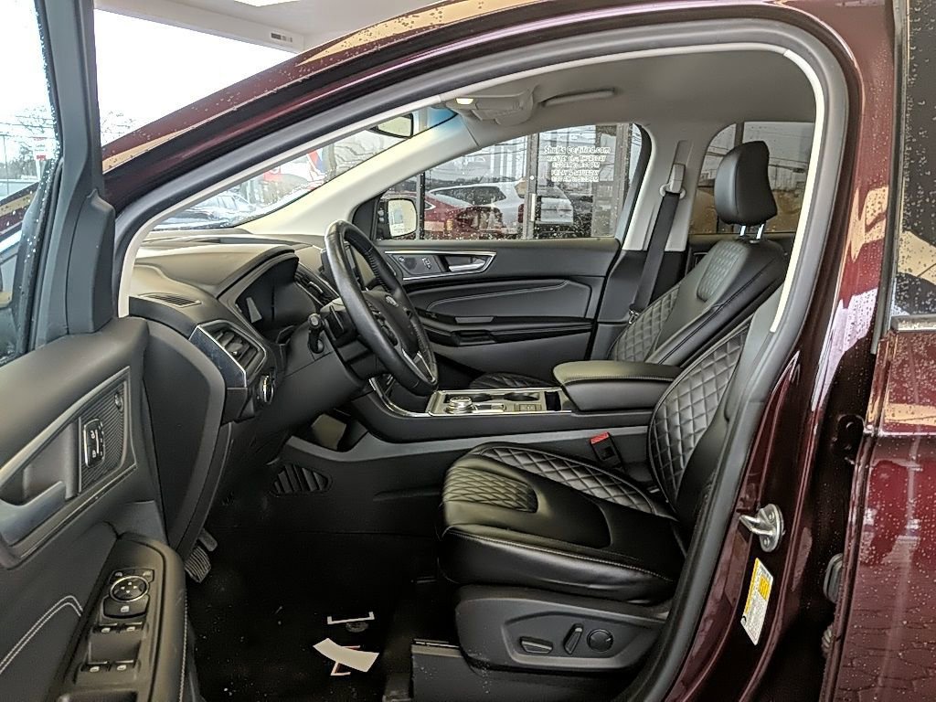 Certified 2024 Ford Edge Titanium w/ Class II Trailer Tow Package image 12