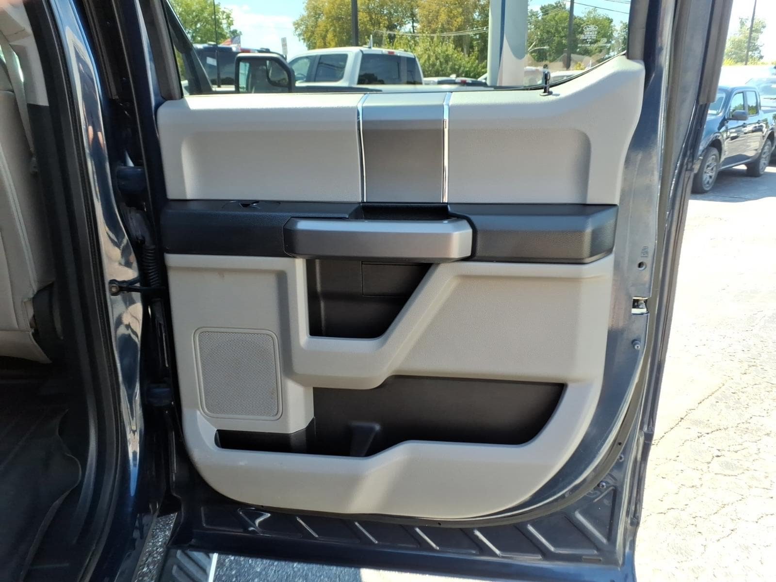 Certified 2019 Ford F150 XLT w/ Equipment Group 302A Luxury AWD/4WD image 24