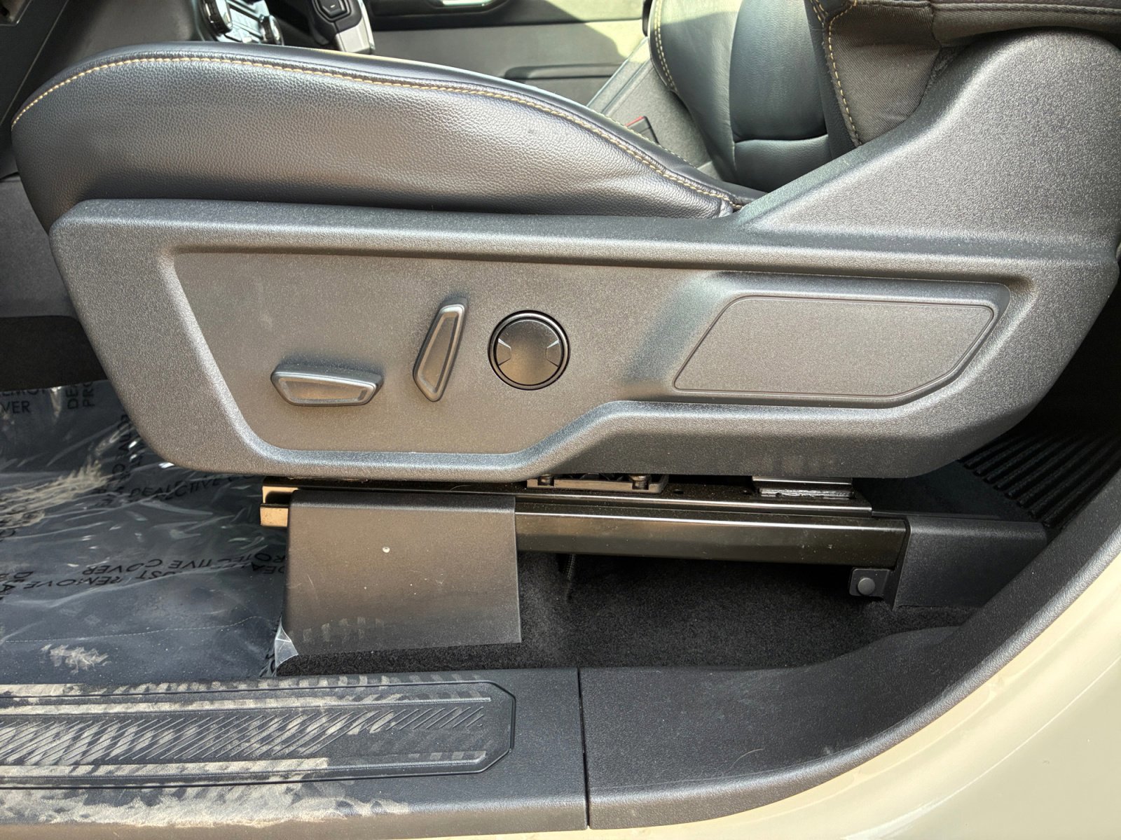 Certified 2025 Ford Bronco Badlands image 14