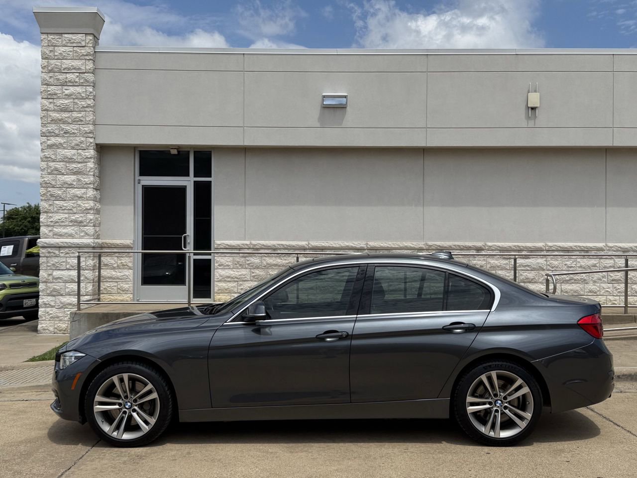 Used 2017 BMW 340i Sedan RWD image 3