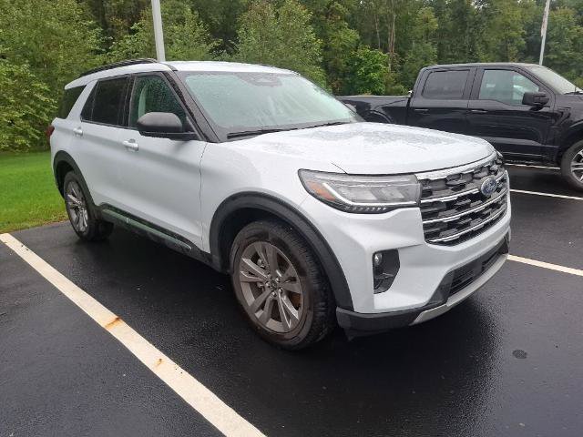 Certified 2025 Ford Explorer Active w/ Active Comfort Package AWD/4WD image 14