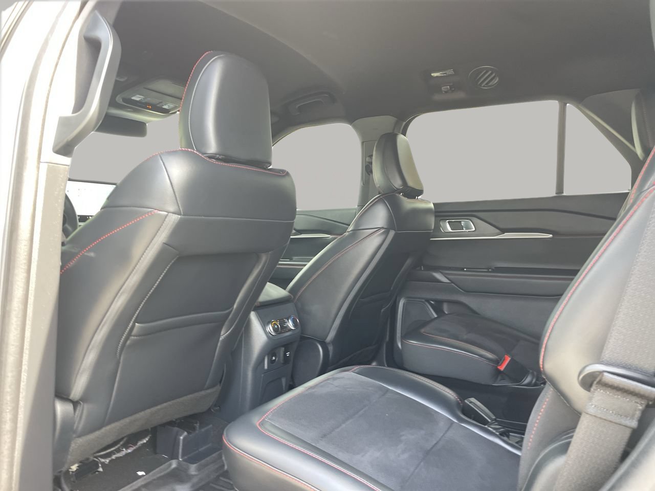Certified 2025 Ford Explorer ST AWD/4WD image 18