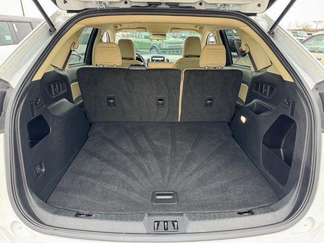 Certified 2024 Ford Edge SE image 18