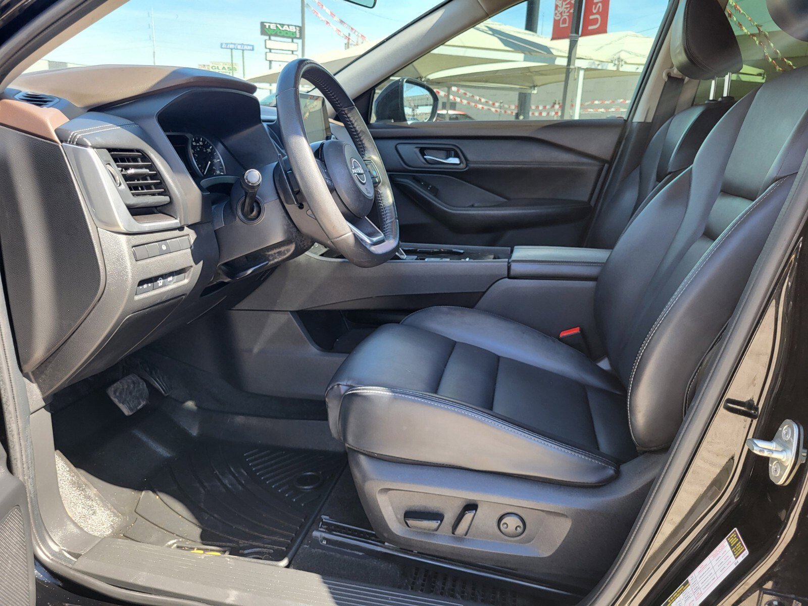 Used 2023 Nissan Rogue SV w/ SV Premium B Package image 20