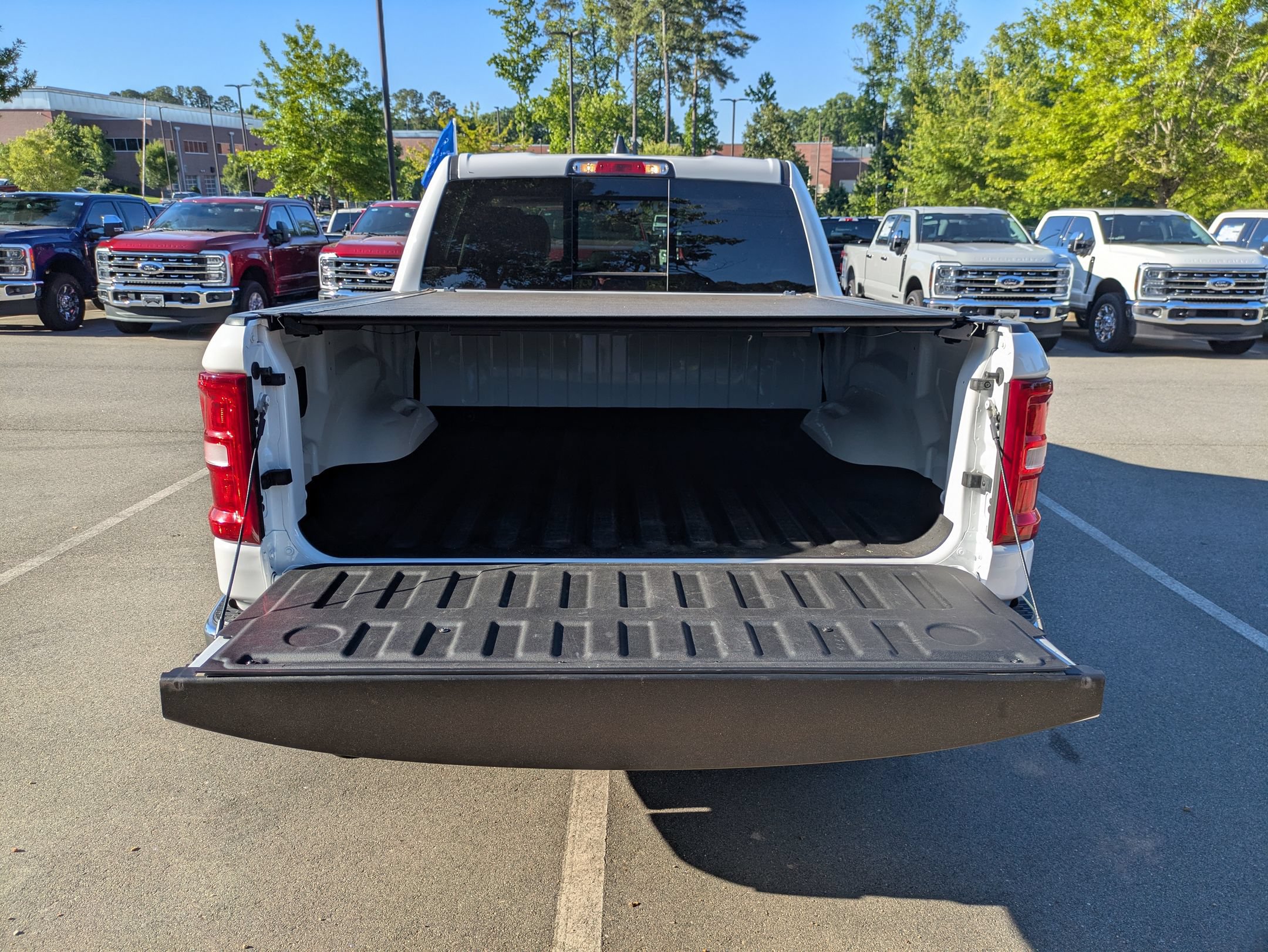 Used 2025 RAM 1500 Laramie AWD/4WD image 36