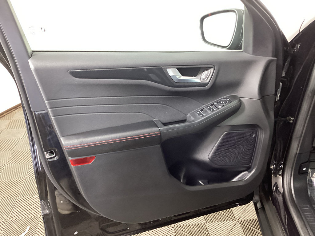 Certified 2023 Ford Escape ST-Line w/ Tech Pack #1 AWD/4WD image 16