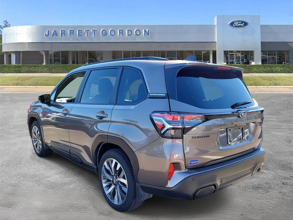 Used 2025 Subaru Forester Touring image 2