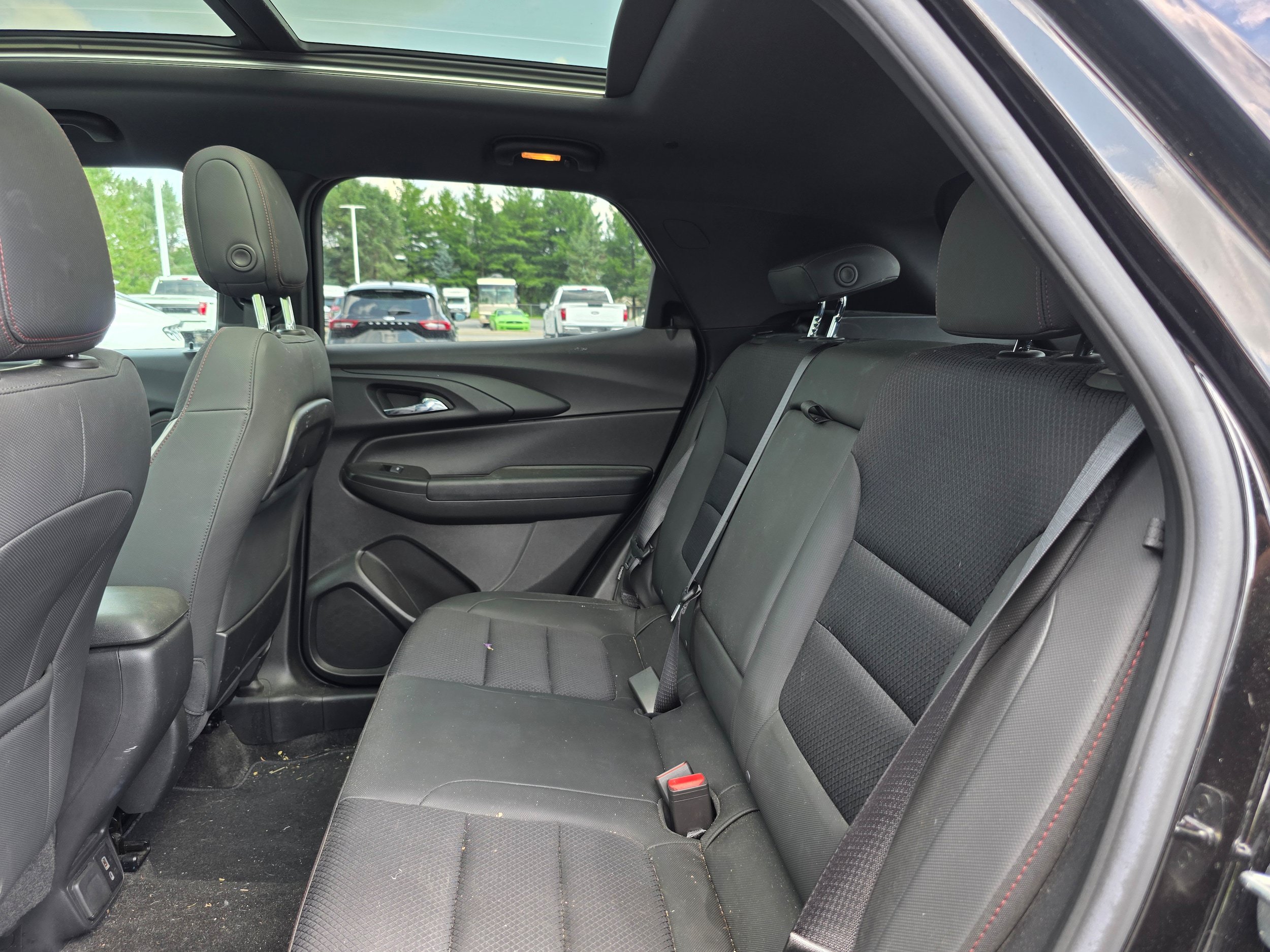 Used 2023 Chevrolet TrailBlazer RS w/ Sun and Liftgate Package AWD/4WD image 8