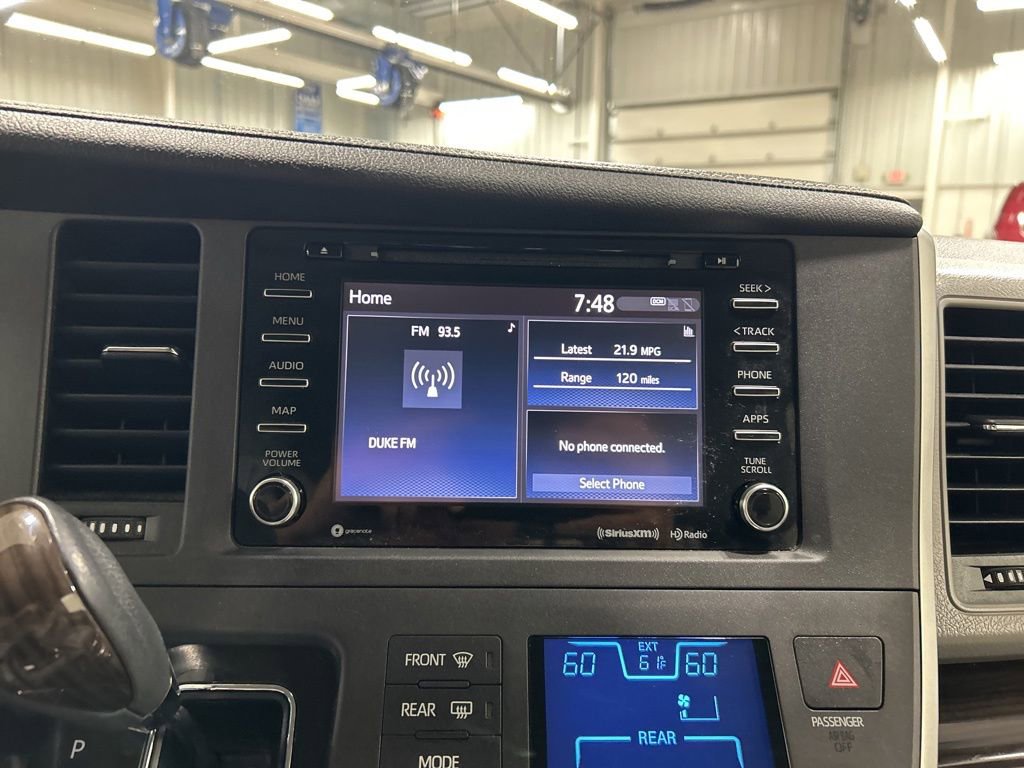 Used 2020 Toyota Sienna XLE FWD image 20