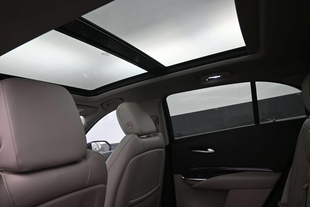 Used 2023 Cadillac XT4 Luxury w/ Driver Awareness Package FWD image 2