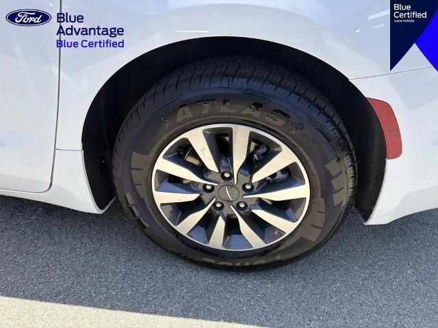 Used 2024 Chrysler Pacifica Limited FWD image 8