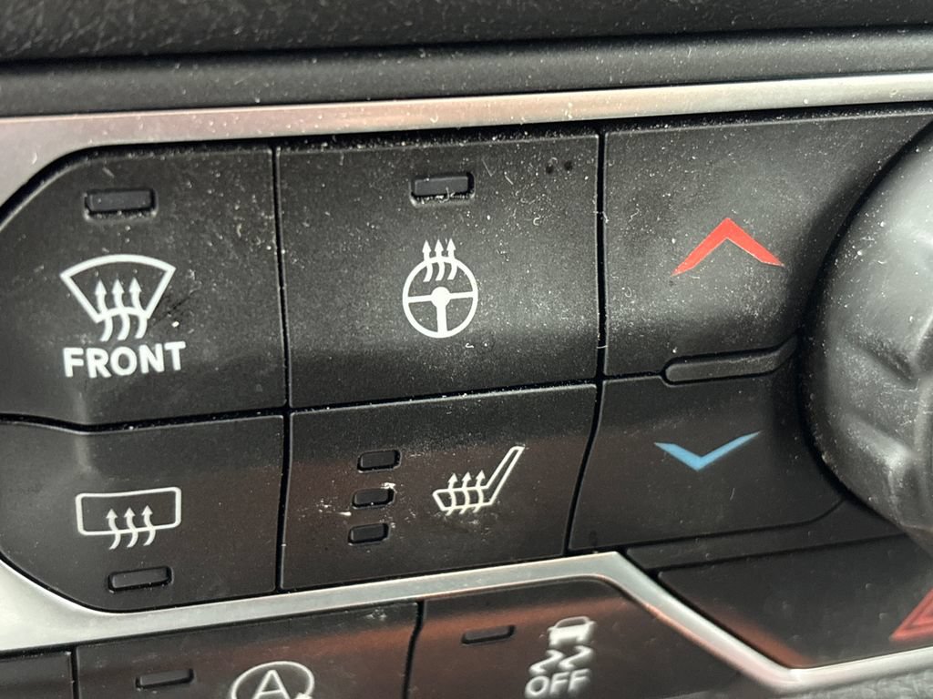 Used 2025 Jeep Gladiator Sport AWD/4WD image 9