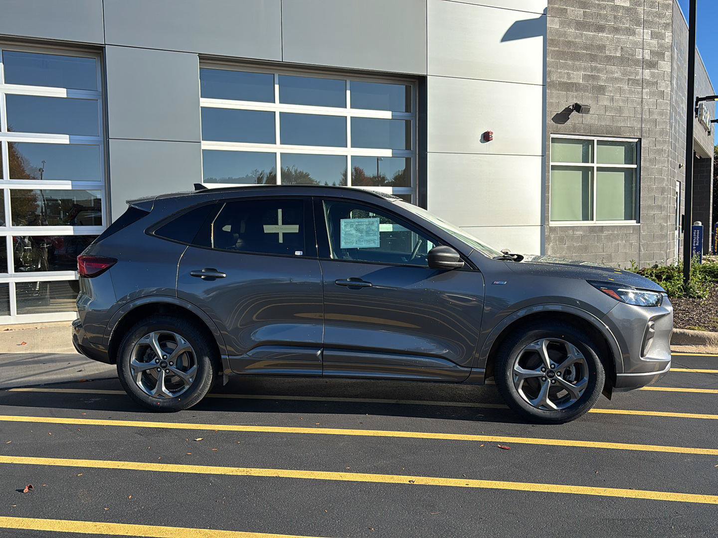 Certified 2023 Ford Escape ST-Line w/ Tech Pack #1 AWD/4WD image 5