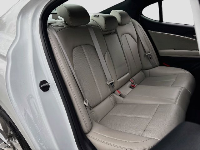 Used 2022 Genesis G70 2.0T RWD image 25