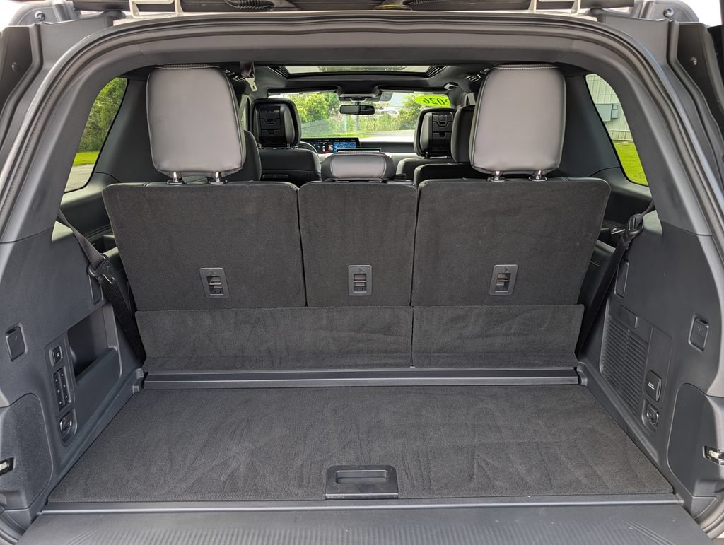 Certified 2026 Ford Expedition Platinum w/ Stealth Appearance Package AWD/4WD image 32