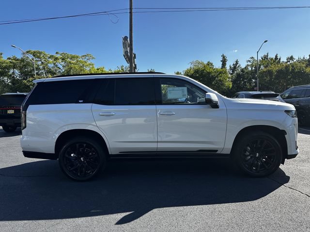 Used 2023 Cadillac Escalade Sport Platinum w/ LPO, ONYX Package AWD/4WD image 4