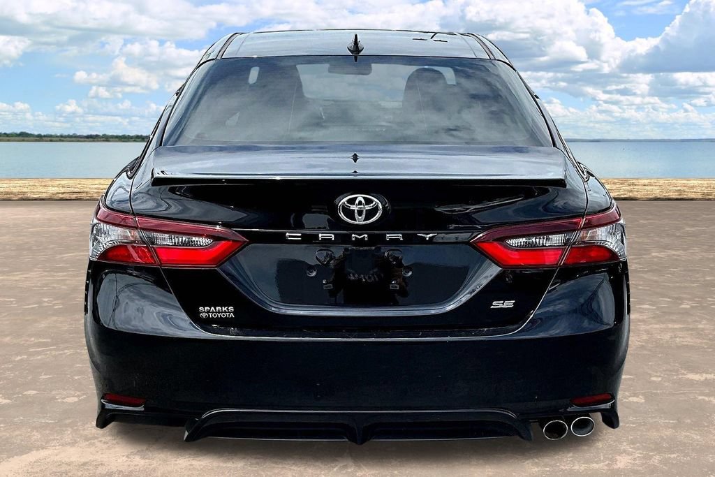 Used 2021 Toyota Camry SE w/ Convenience Package FWD image 8