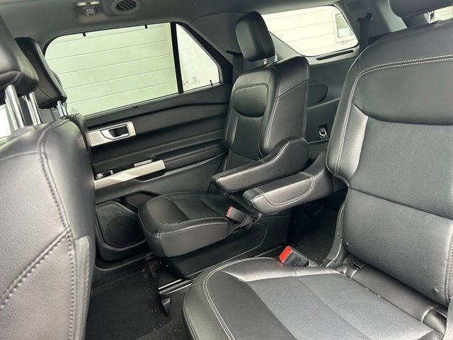 Certified 2023 Ford Explorer Limited w/ Limited Technology Package AWD/4WD image 9