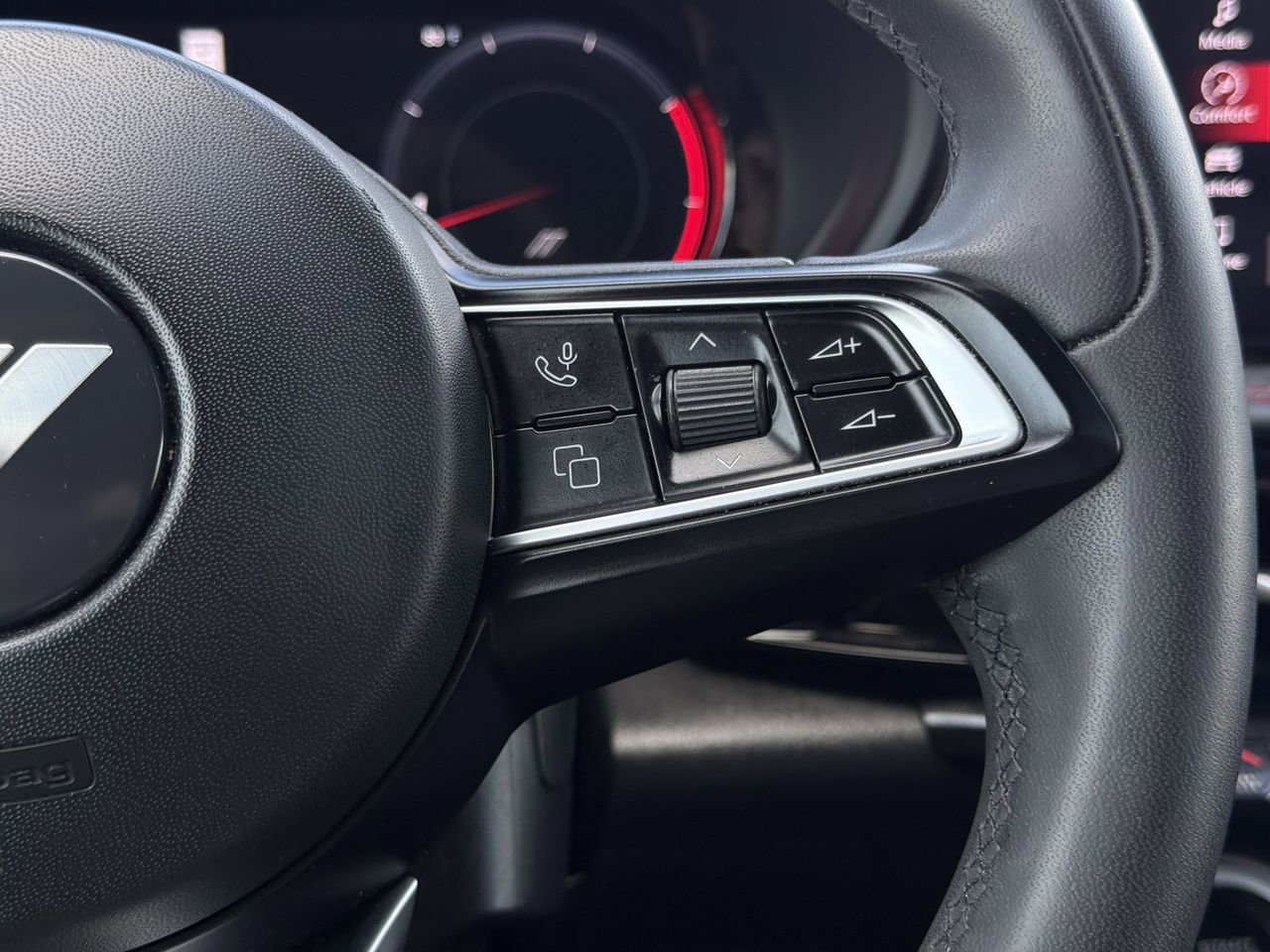 Used 2023 Dodge Hornet GT w/ GT Blacktop Package image 14