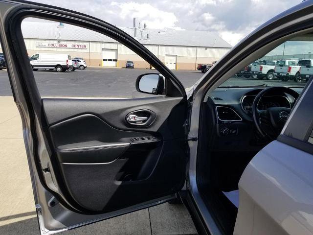 Used 2020 Jeep Cherokee Latitude Plus image 10