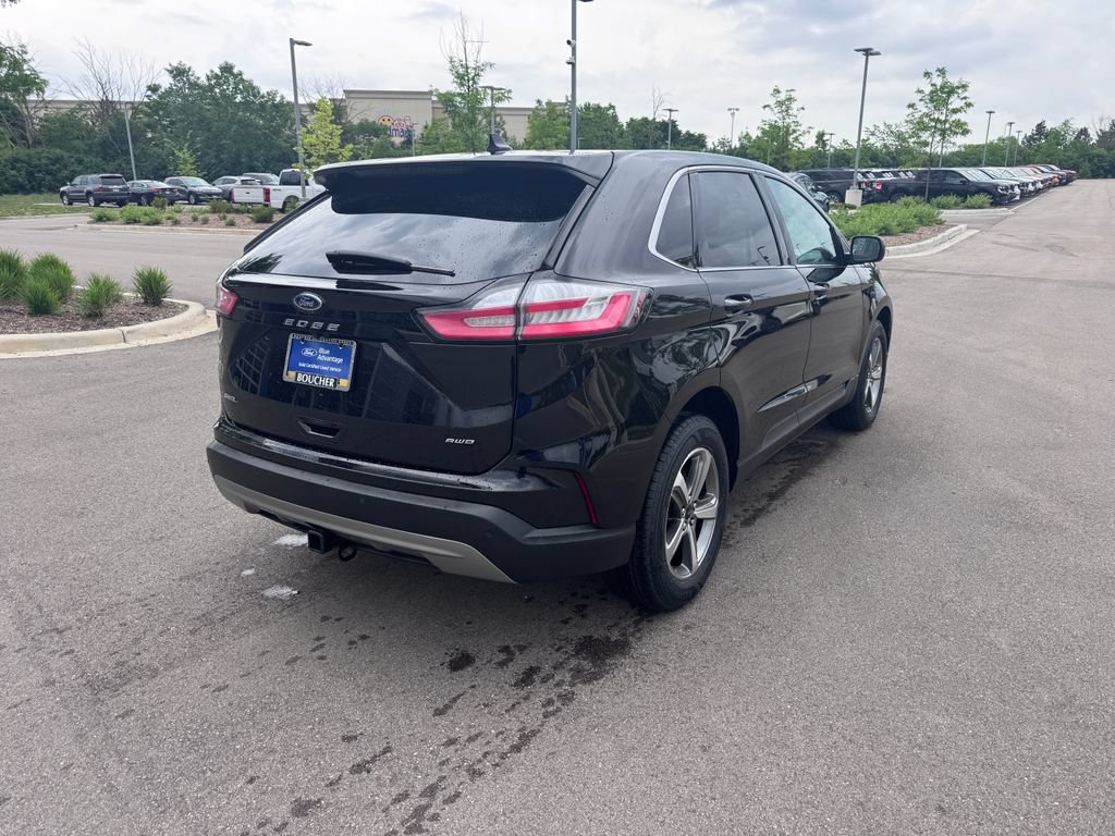 Certified 2024 Ford Edge SEL w/ Convenience Package AWD/4WD image 3