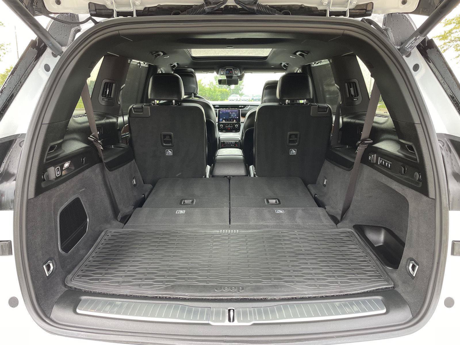 Used 2025 Jeep Grand Cherokee L Summit w/ Advanced Protech Group IV AWD/4WD image 43