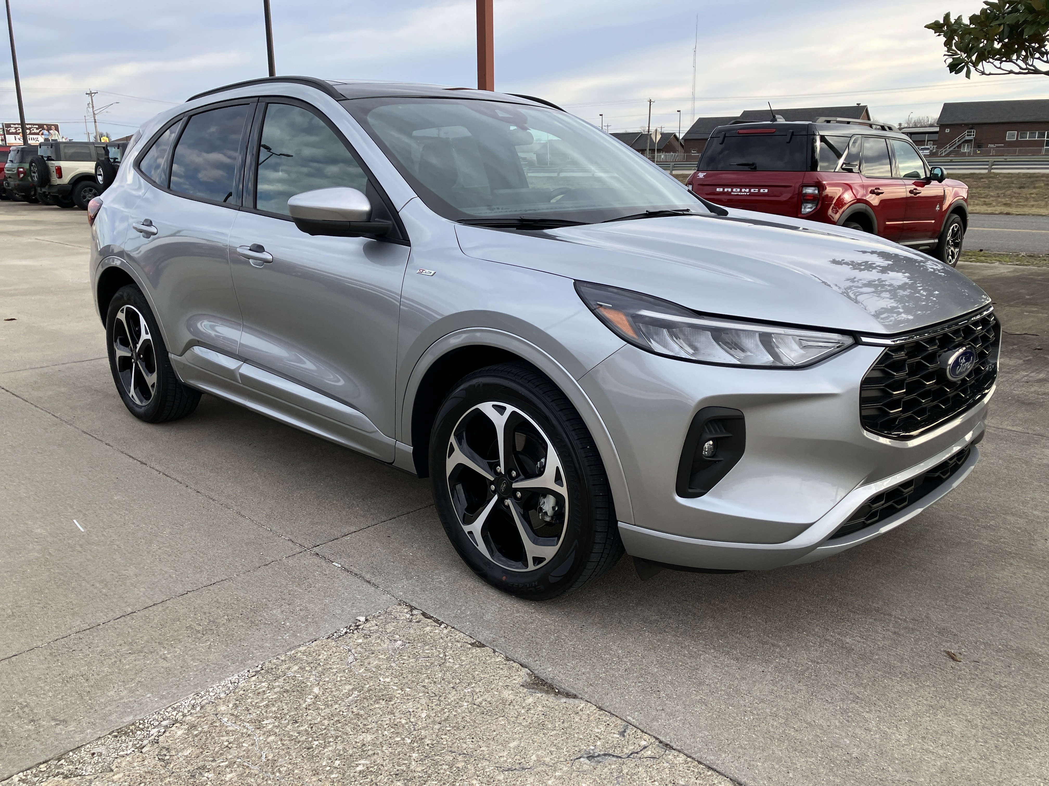 Certified 2023 Ford Escape ST-Line Select w/ Tech Pack #2 image 7