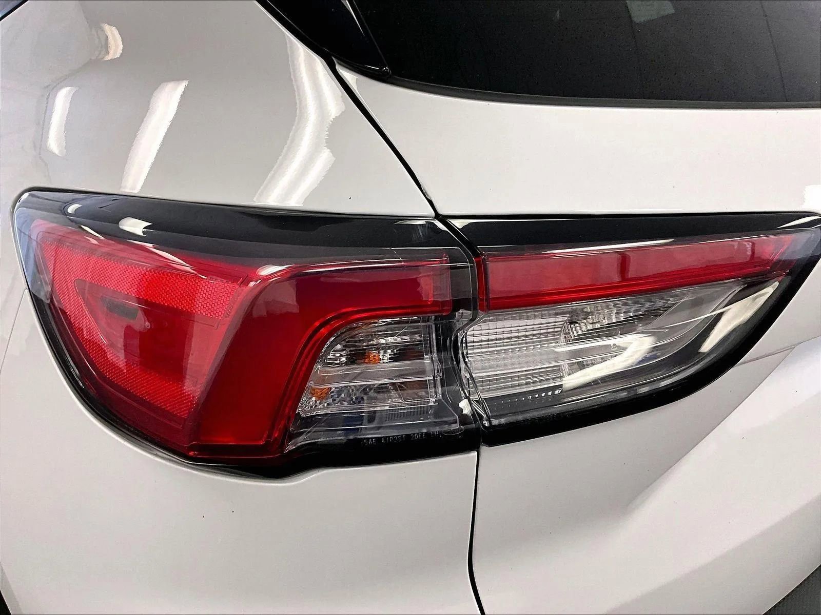 Certified 2022 Ford Escape SEL AWD/4WD image 28