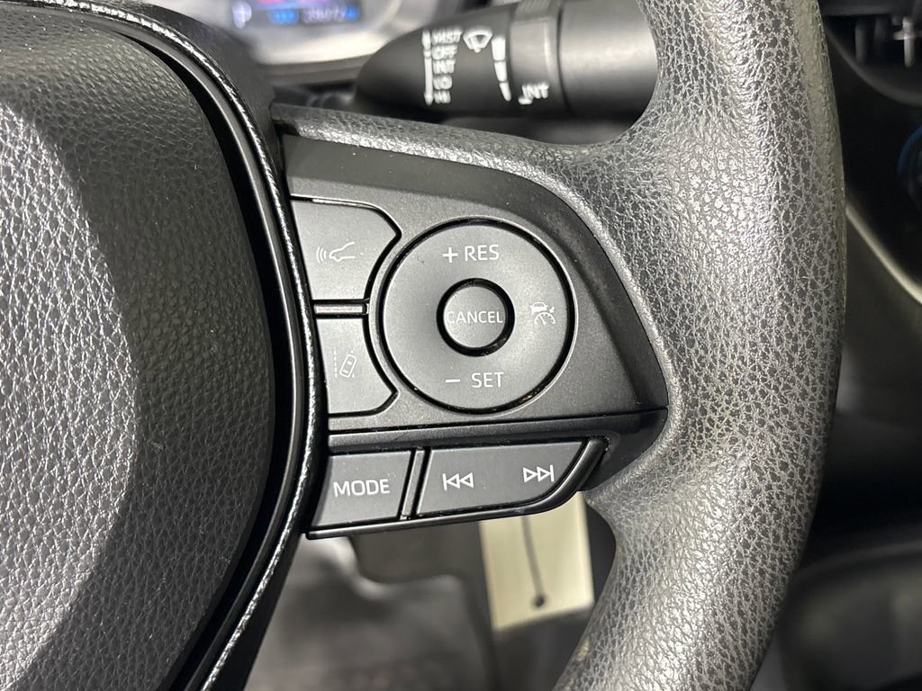 Used 2020 Toyota Corolla LE image 20