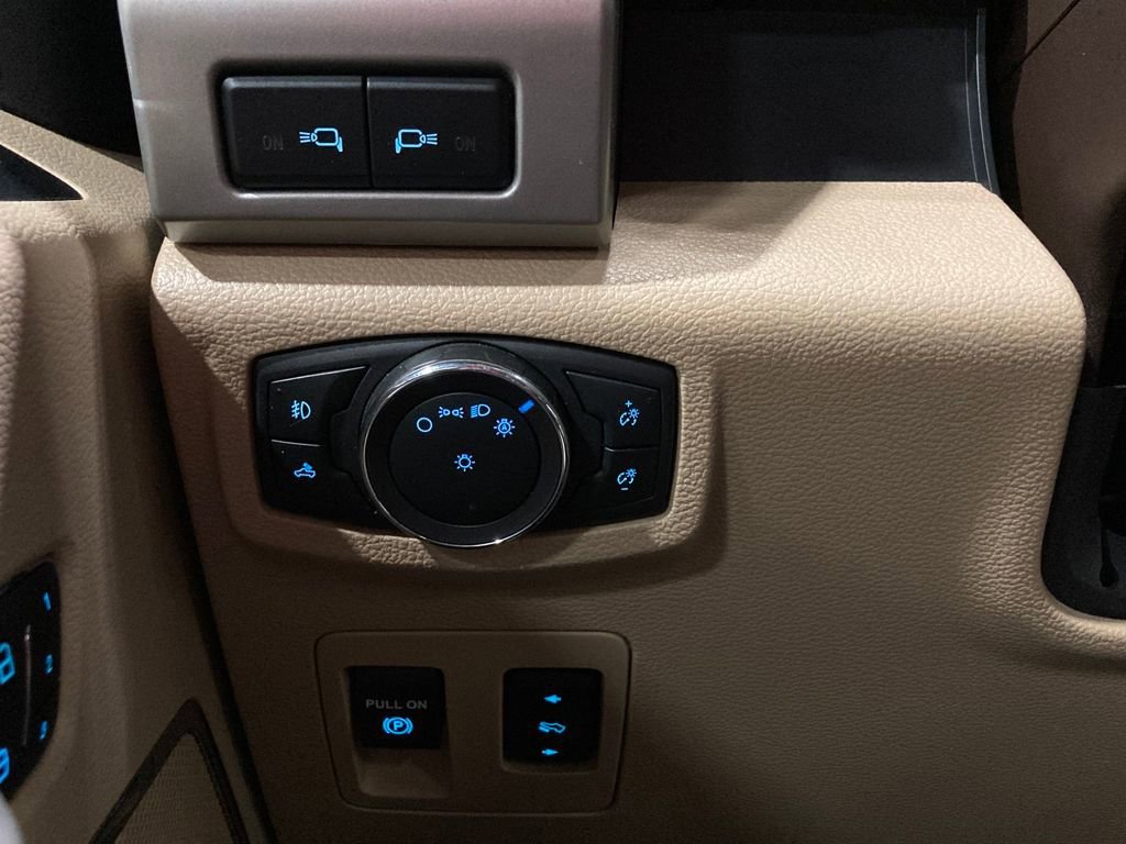 Certified 2019 Ford F150 Lariat w/ Equipment Group 501A Mid image 31