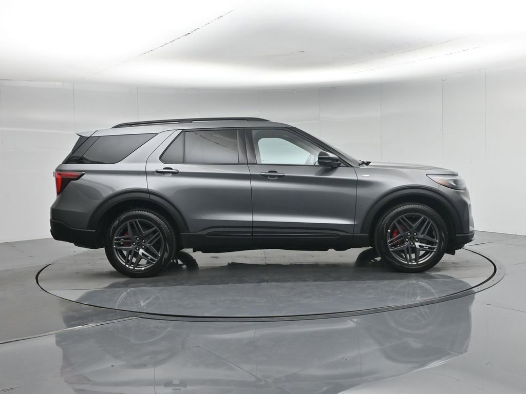 Certified 2025 Ford Explorer ST-Line w/ ST-Line Street Pack AWD/4WD image 27