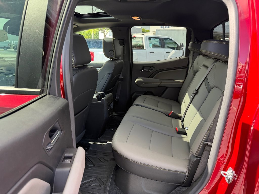 Used 2026 Chevrolet Colorado ZR2 w/ Technology Package AWD/4WD image 12