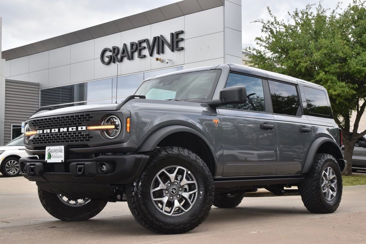 Certified 2025 Ford Bronco Badlands image 2