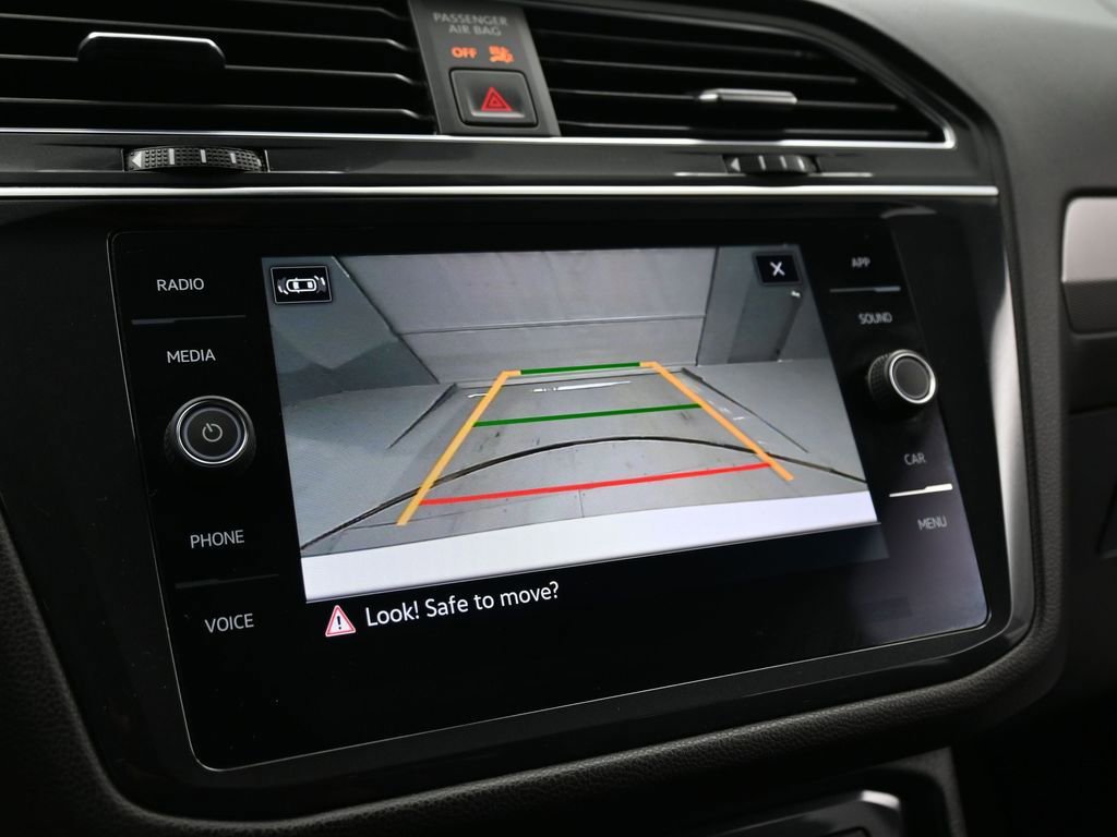 Used 2022 Volkswagen Tiguan SE R-Line image 41