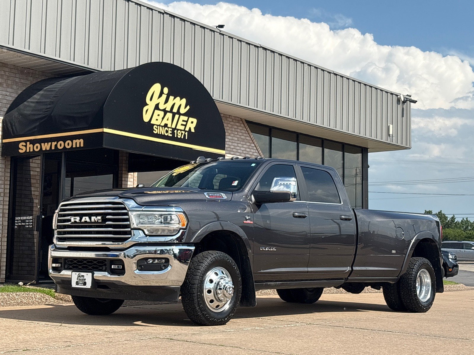 Used 2024 RAM 3500 Limited AWD/4WD image 1