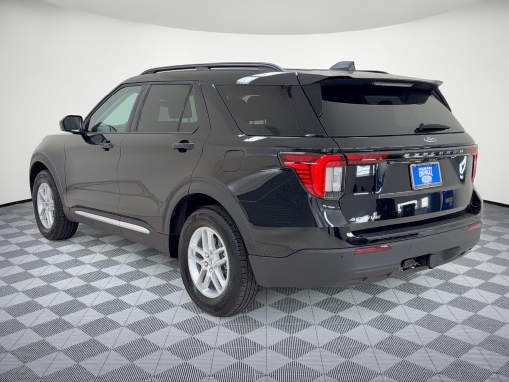 Certified 2025 Ford Explorer Active RWD image 3