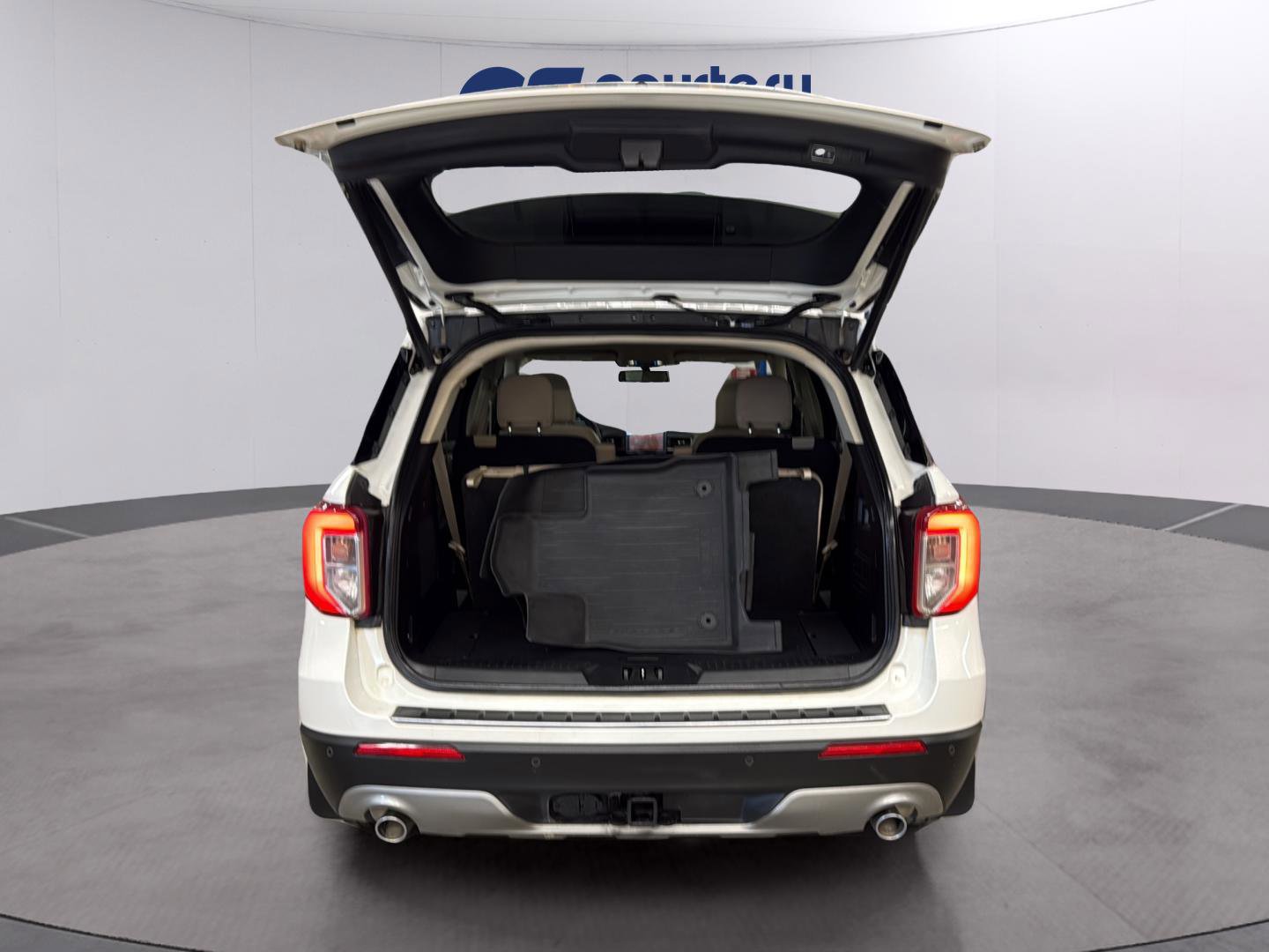 Certified 2021 Ford Explorer Limited w/ Equipment Group 301A image 9