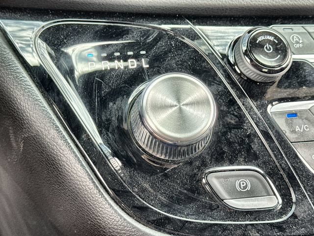 Used 2025 Chrysler Pacifica Select FWD image 19