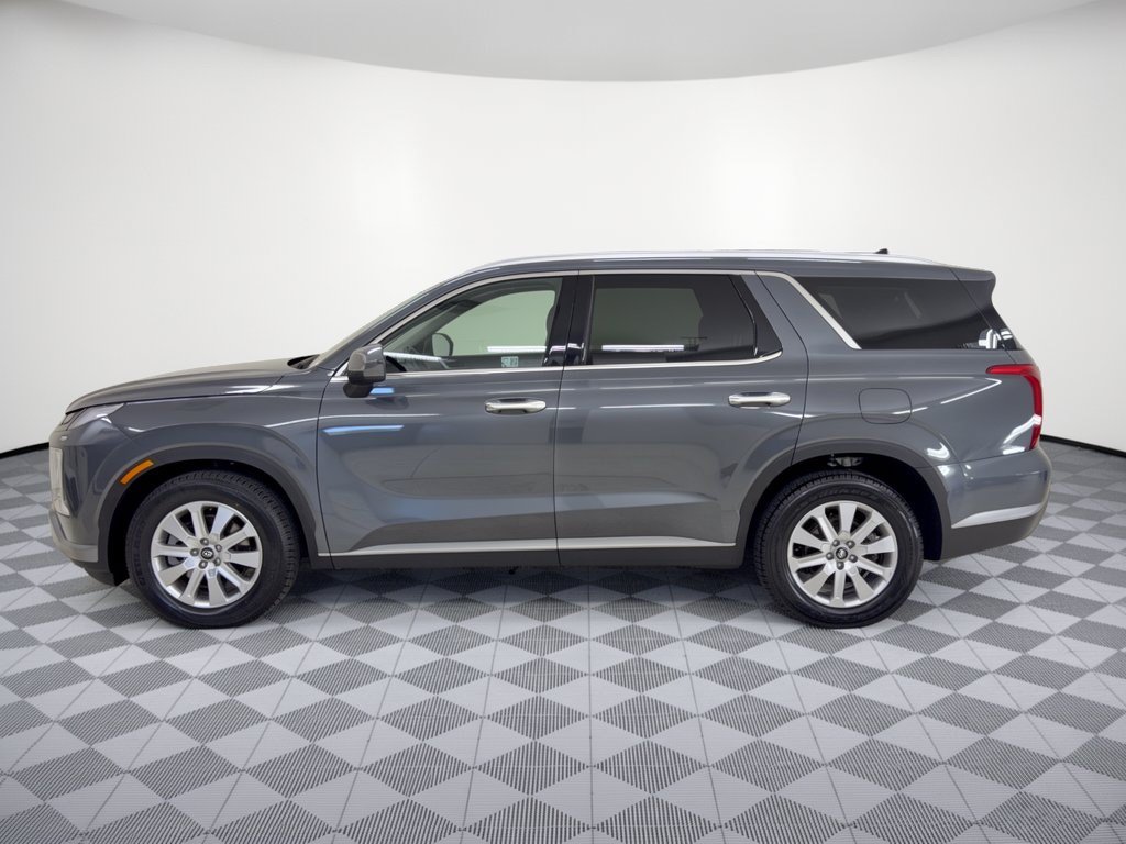 Used 2025 Hyundai Palisade SEL FWD image 2