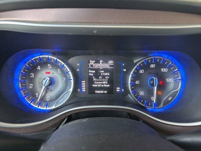 Used 2022 Chrysler Voyager LX FWD image 22